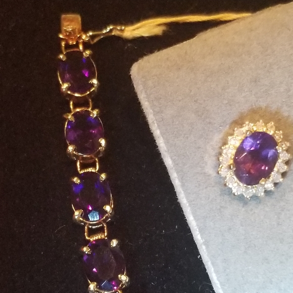 Exquisite Diamond & Amethyst 14k Stud Earrings - Picture 2 of 5